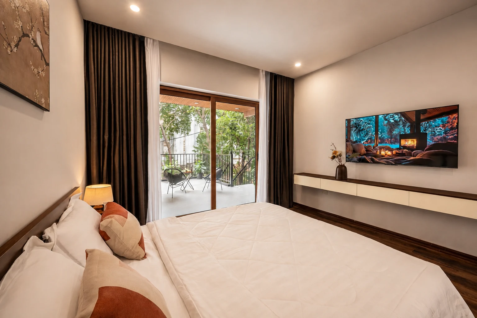 Bedroom with TV at Ladi Valley